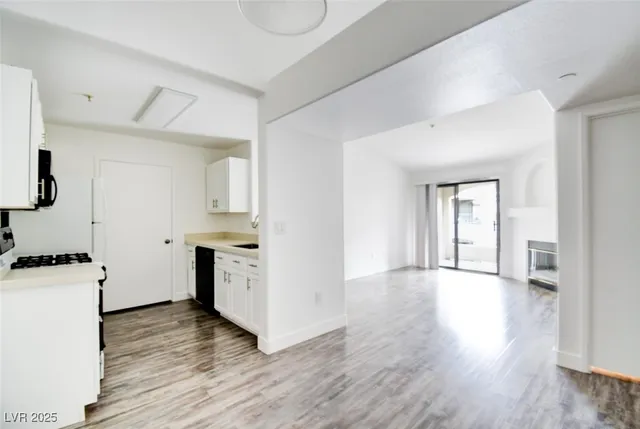 $1,450 | 950 Seven Hills Drive, Unit 222, Henderson, NV 89052