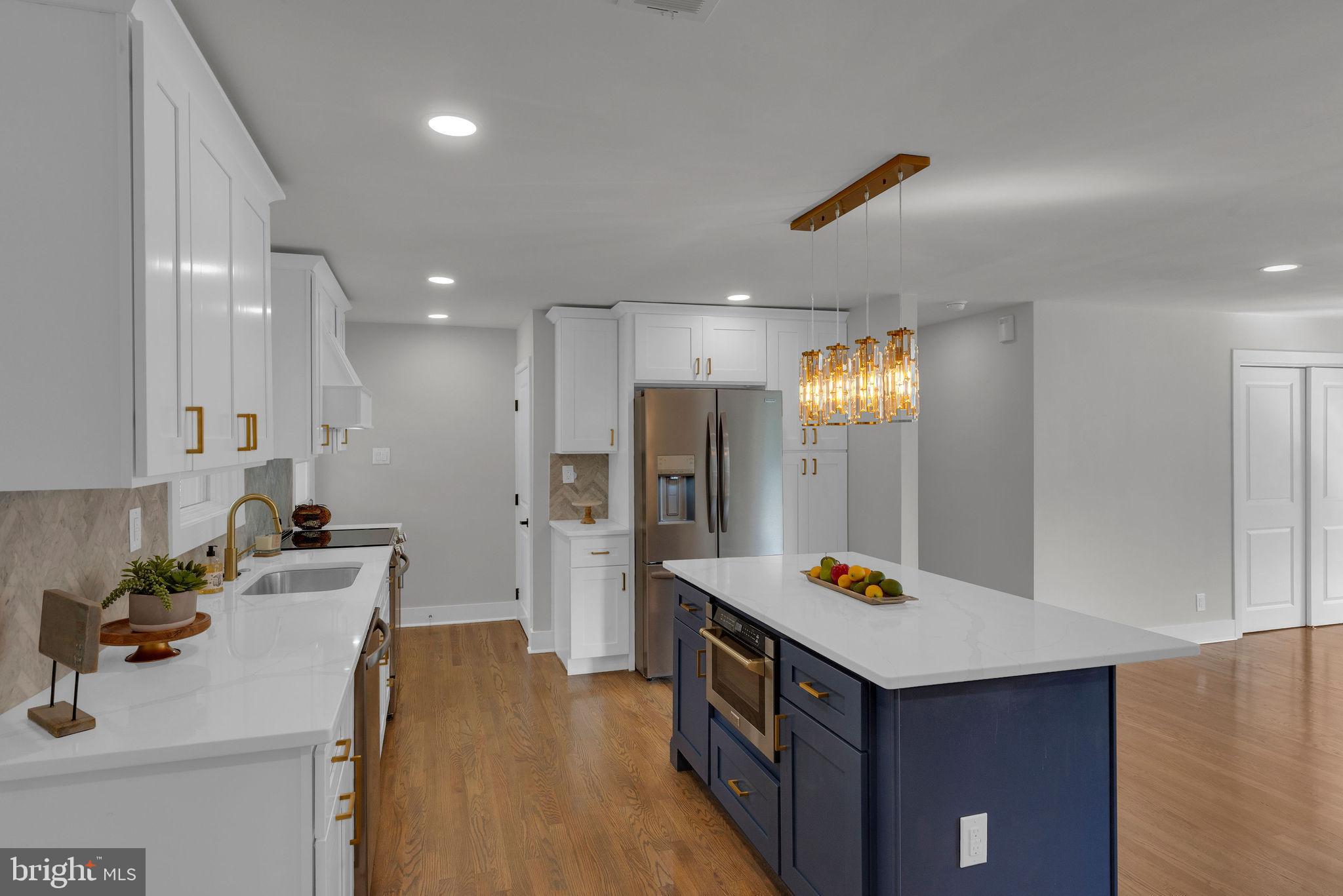 5 Spring Lane Yardley, PA 19067 - Photo 20 of 64 Kitchen island - side view