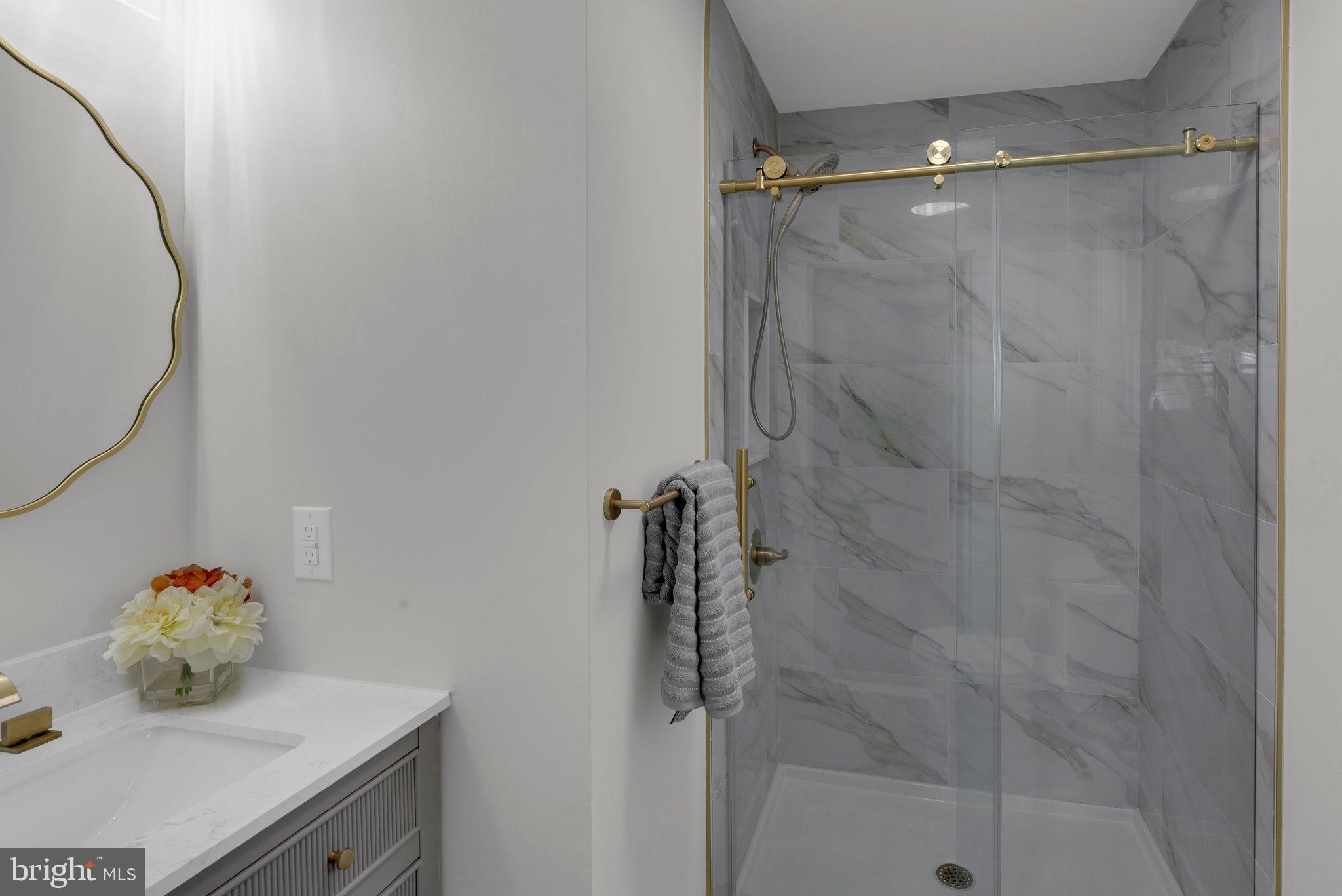 5 Spring Lane Yardley, PA 19067 - Photo 35 of 64 Full primary bathroom