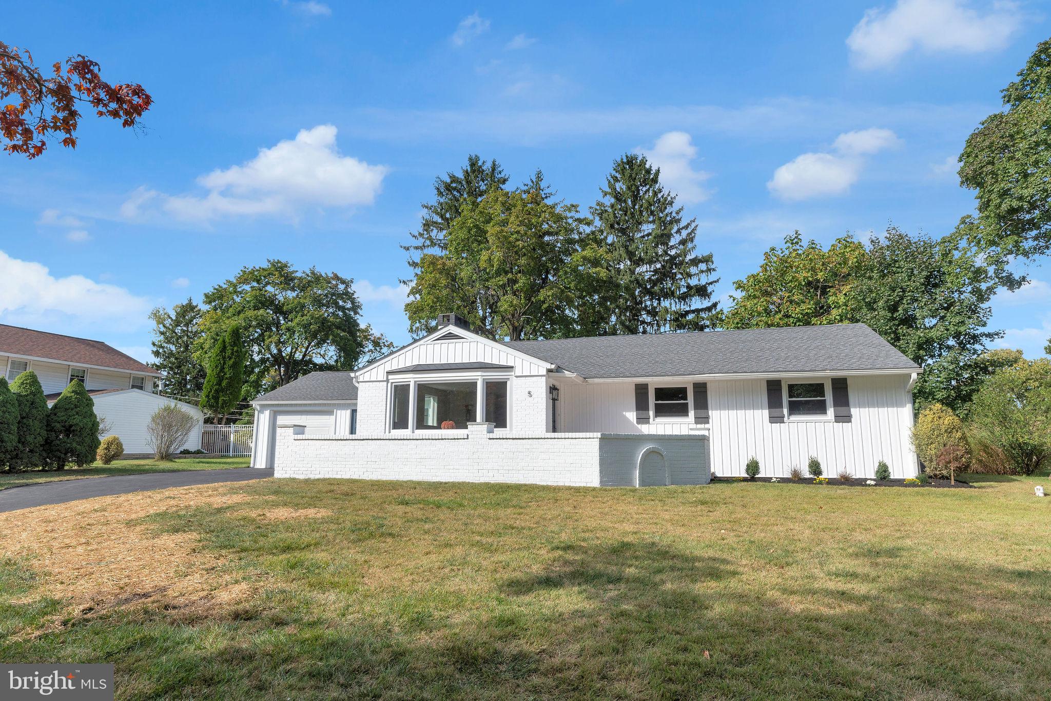 5 Spring Lane Yardley, PA 19067 - Photo 6 of 64 Side yard