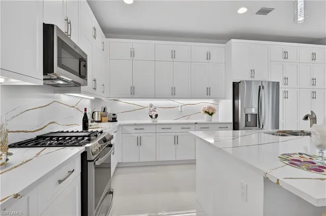 $1,100,000 | 20908 Thistle Leaf Lane, Estero, FL 33928