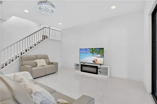 $1,100,000 | 20908 Thistle Leaf Lane, Estero, FL 33928