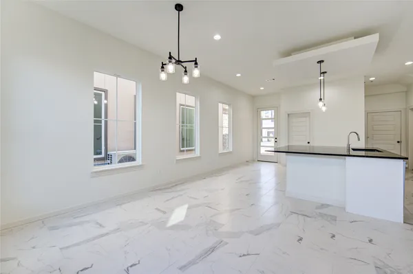 $3,000 | 2922 El Fenice Lane, Houston, TX 77057