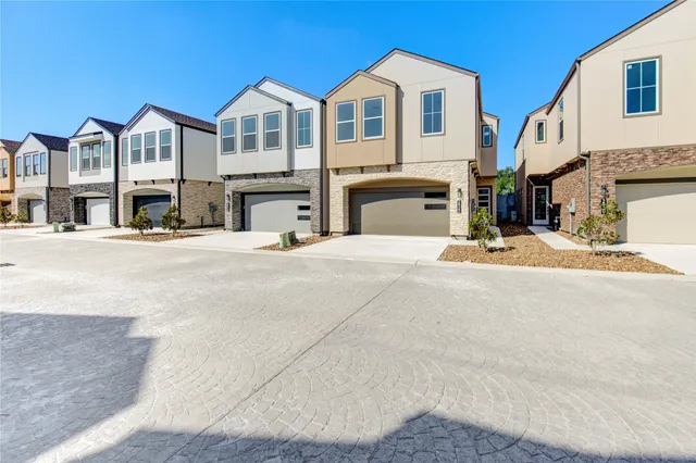 $3,200 | 2922 El Fenice Lane, Houston, TX 77057