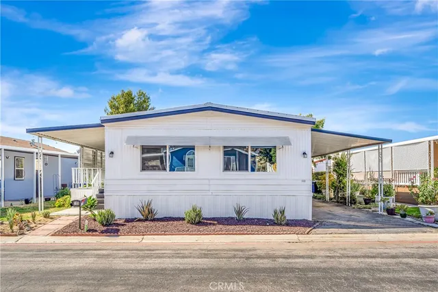 $275,000 | 27361 Sierra Highway, Unit 109, Canyon Country, CA 91351