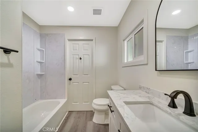 $275,000 | 27361 Sierra Highway, Unit 109, Canyon Country, CA 91351