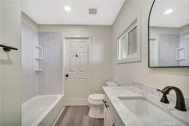 $275,000 | 27361 Sierra Highway, Unit 109, Canyon Country, CA 91351