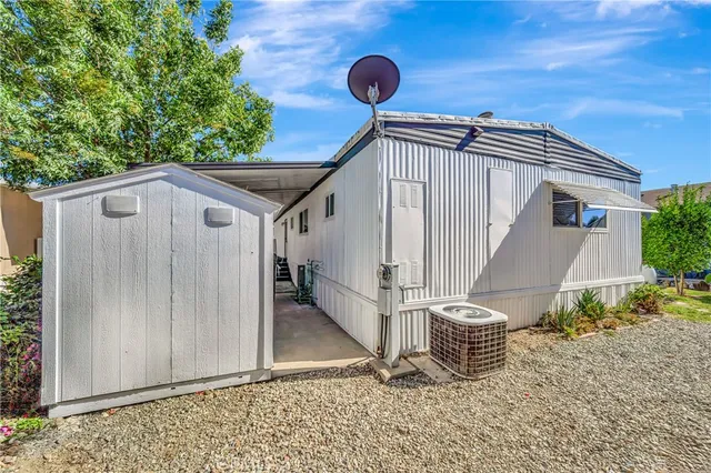 $275,000 | 27361 Sierra Highway, Unit 109, Canyon Country, CA 91351