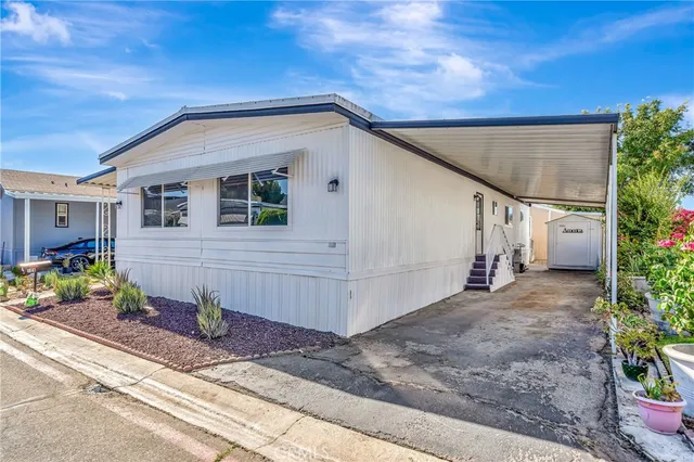 $275,000 | 27361 Sierra Highway, Unit 109, Canyon Country, CA 91351