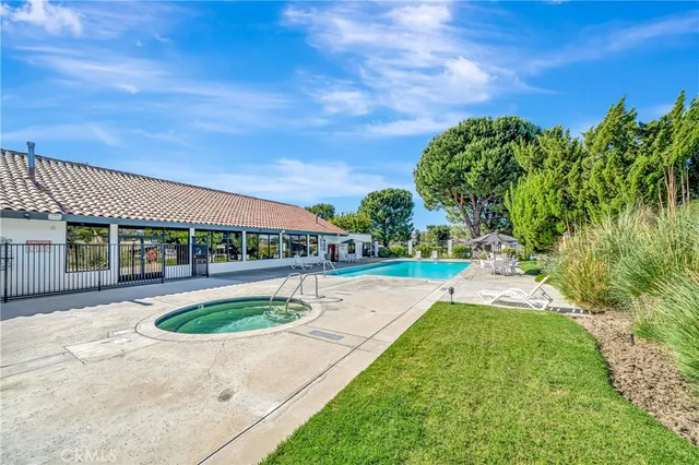 $275,000 | 27361 Sierra Highway, Unit 109, Canyon Country, CA 91351