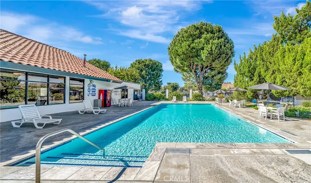 $275,000 | 27361 Sierra Highway, Unit 109, Canyon Country, CA 91351