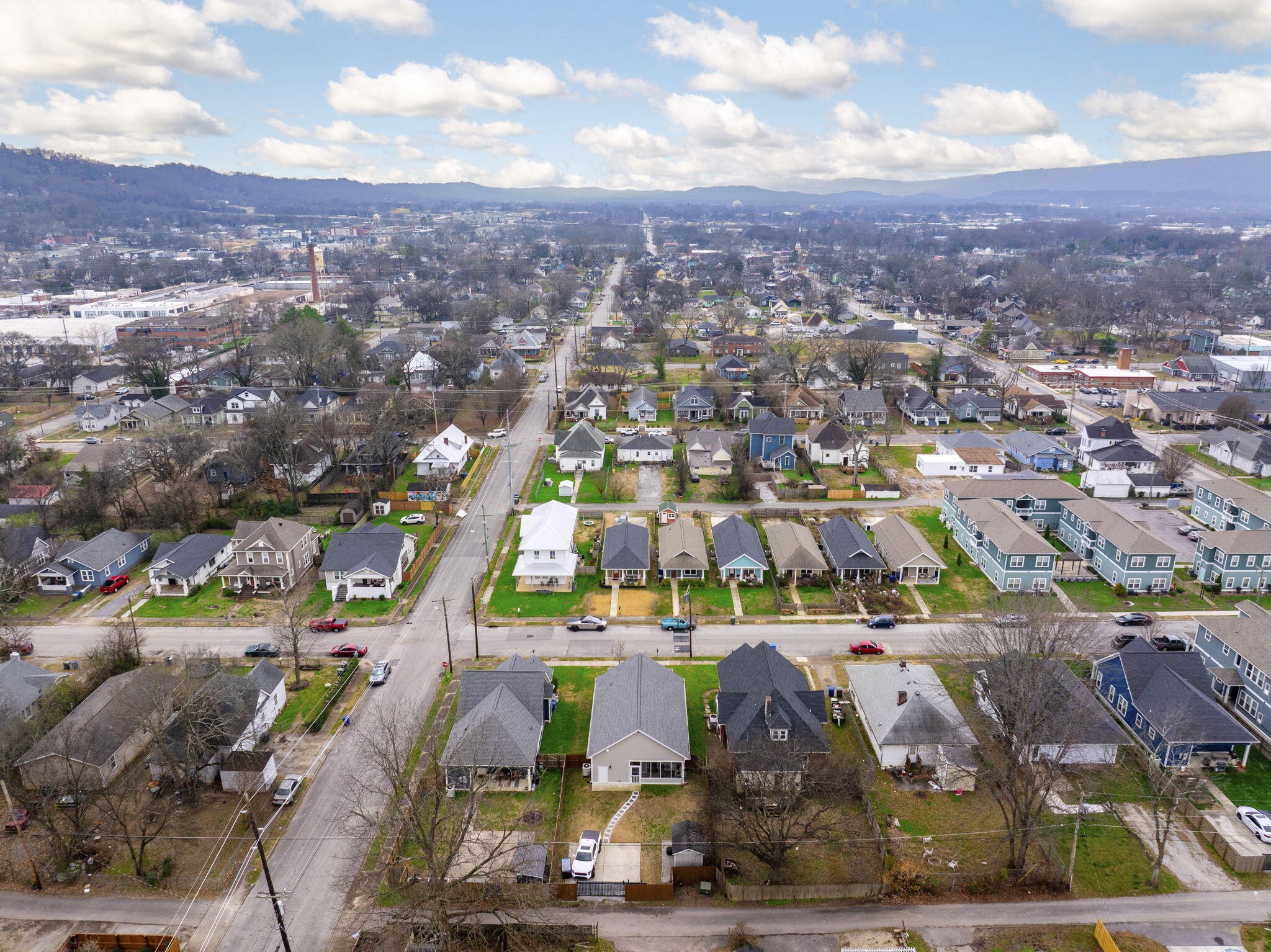 2115 Union Avenue Chattanooga, TN 37404 - Photo 47 of 54 an aerial view of residential houses with outdoor space