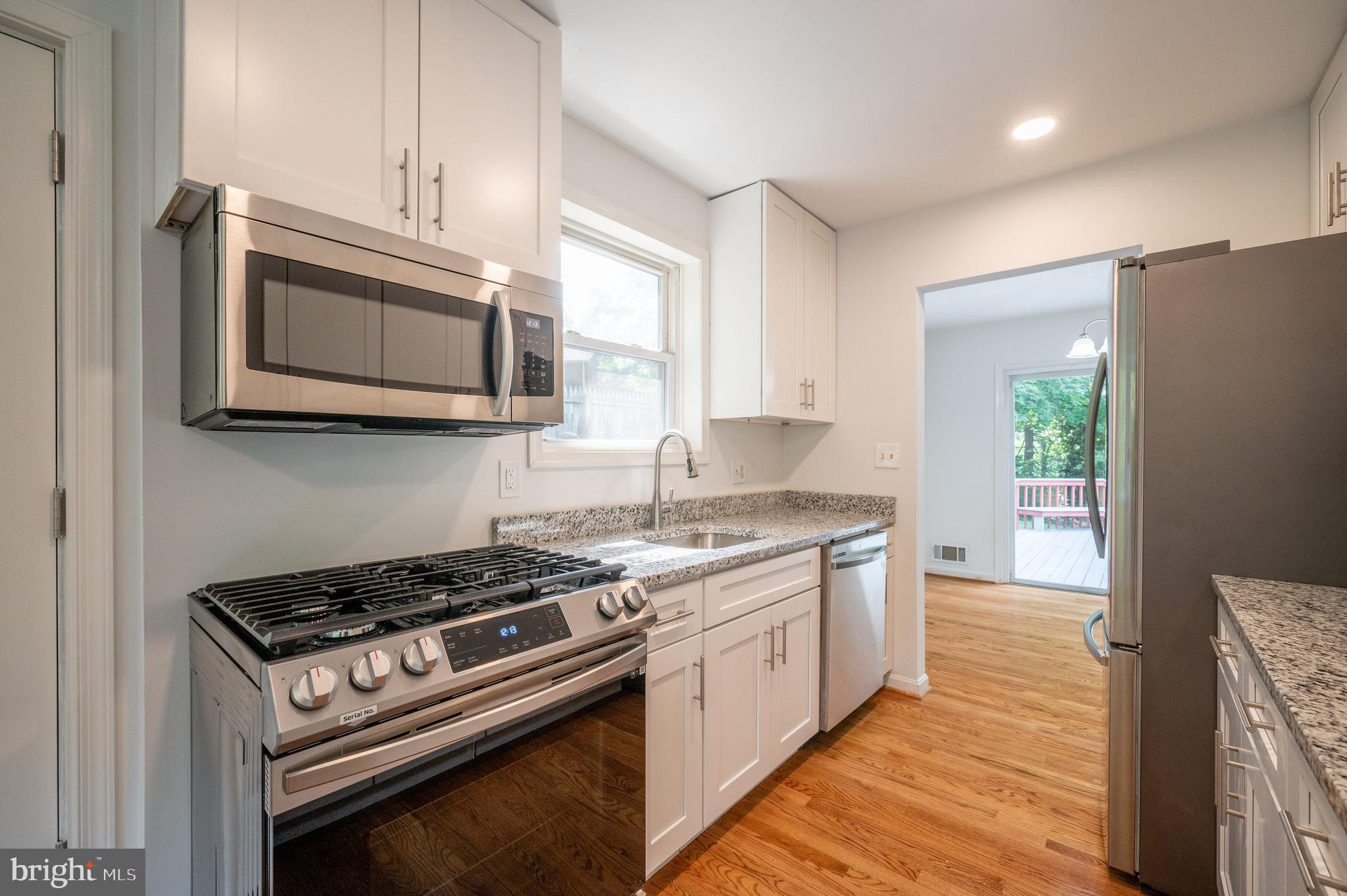 6002 River Road Bethesda, MD 20817 - Photo 10 of 39 Gas Range & Built-in Microwave