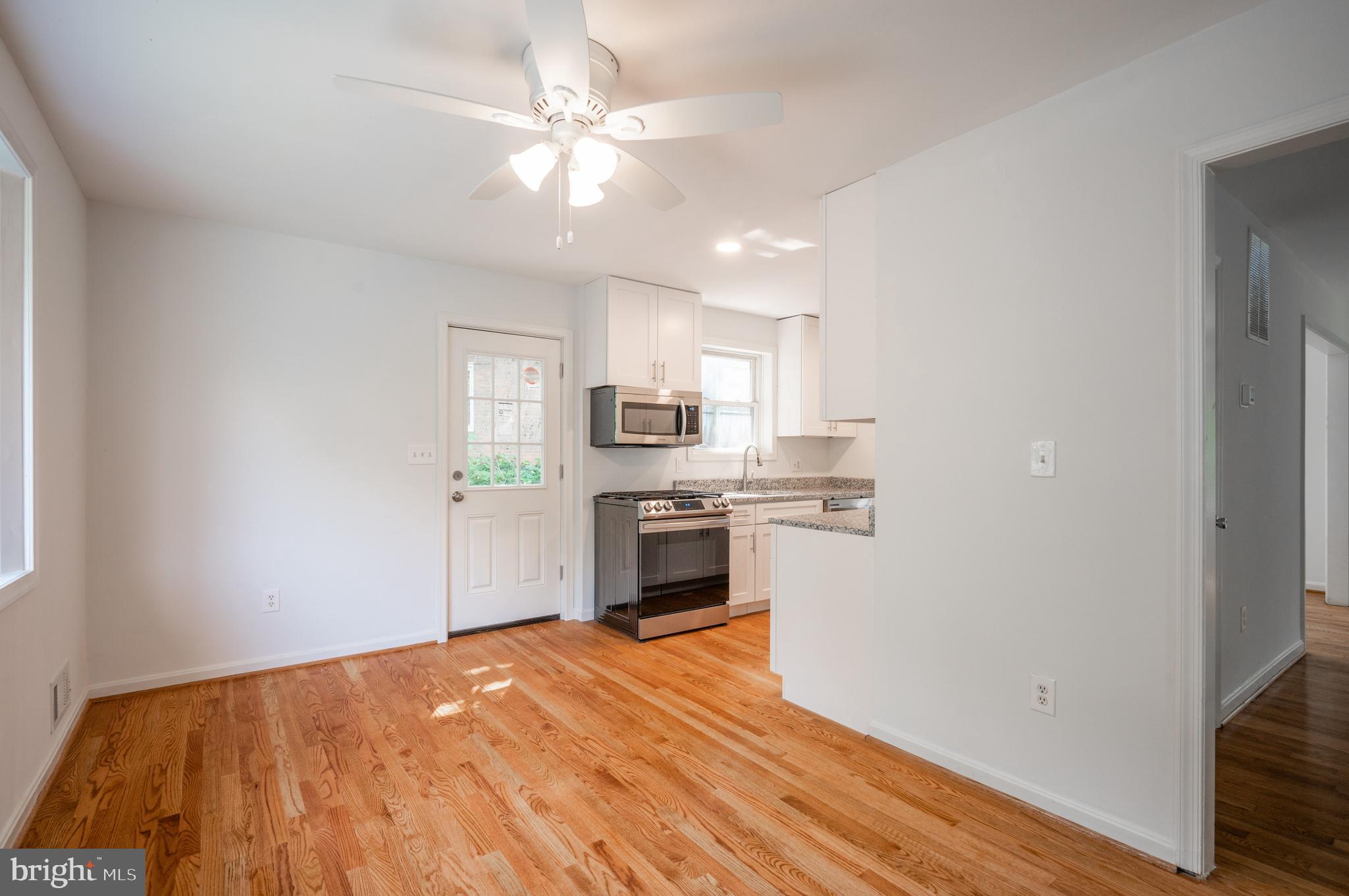 6002 River Road Bethesda, MD 20817 - Photo 5 of 39 Additional Living Space/Sitting Area
