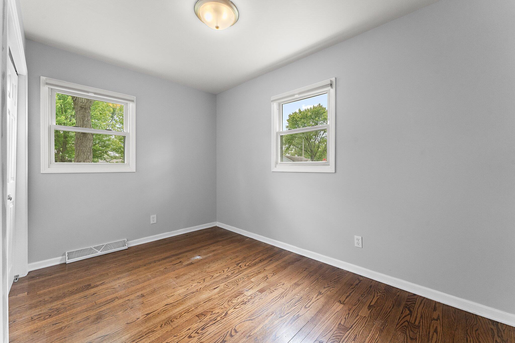228 Oak Street Crown Point, IN 46307 - Photo 13 of 16 2048x1365