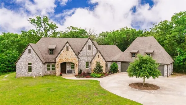 $724,900 | 11374 Highway 154, Yantis, TX 75497