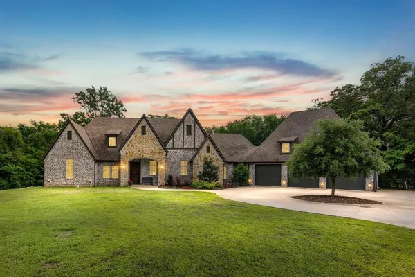 $724,900 | 11374 Highway 154, Yantis, TX 75497