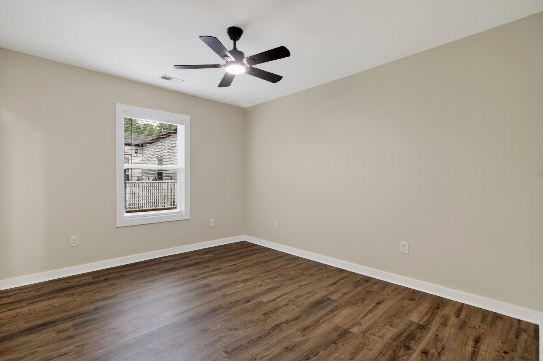 2136 Commander Road North Charleston, SC 29405 - Photo 21 of 31