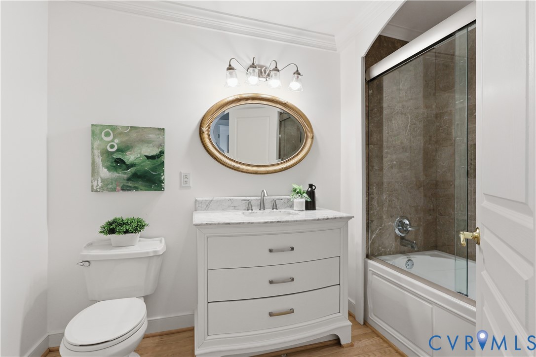 103 Berkshire Road Richmond, VA 23221 - Photo 33 of 48 Bedroom 3 Ensuite, Tub, Shower, Vanity