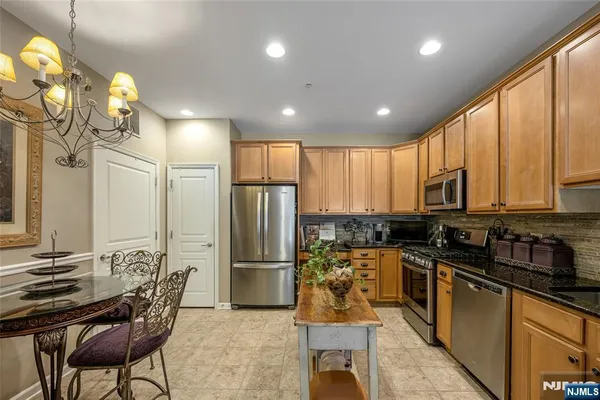 $469,000 | 3213 Warren's Way, Unit DEEDED STORGE U, Wanaque, NJ 07465