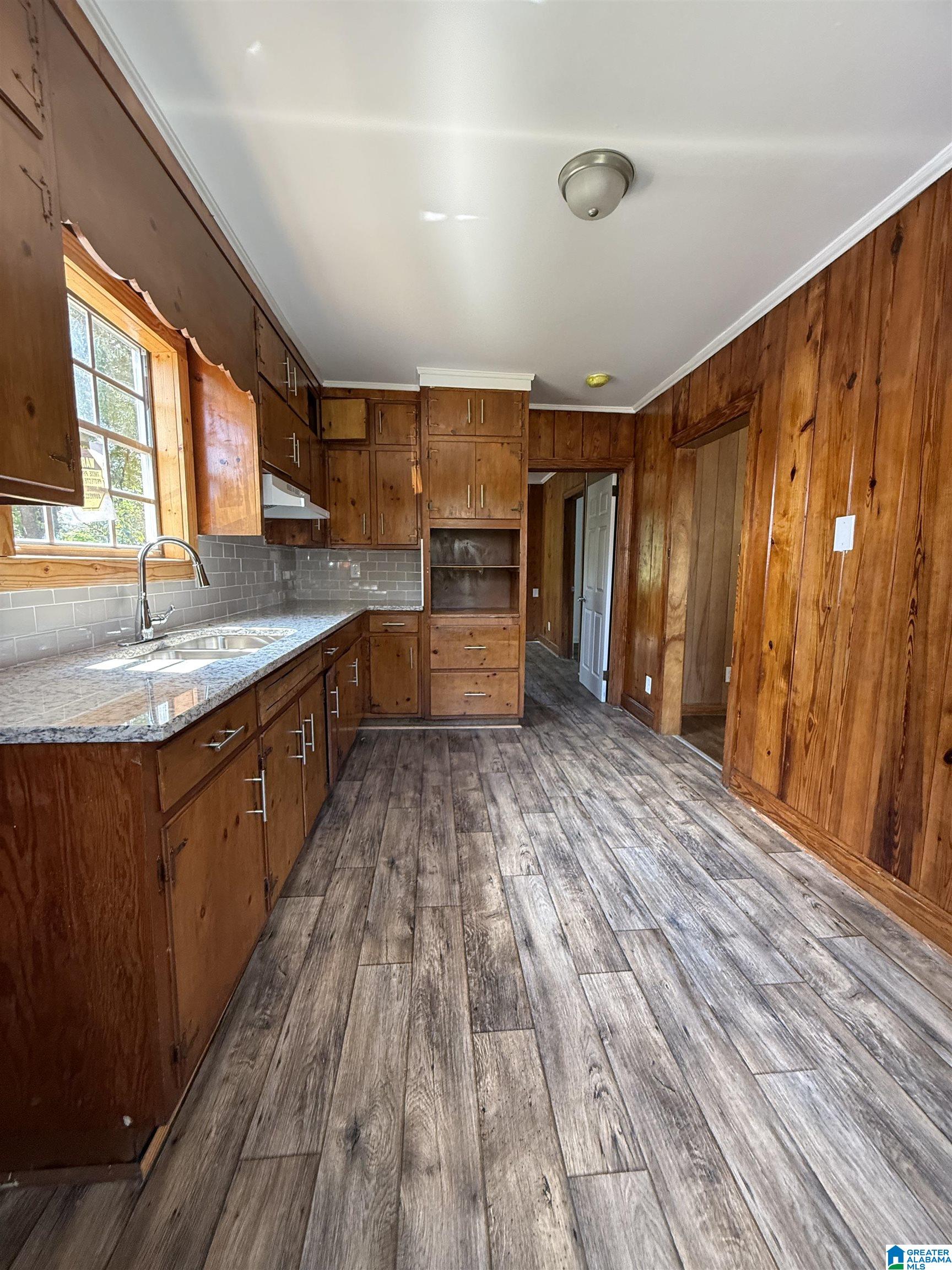 812 25th Street Southwest Birmingham, AL 35211 - Photo 2 of 12