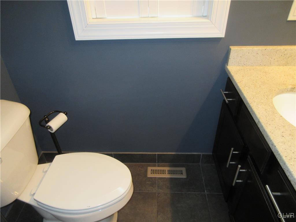 1634 Finches Garden Road Bethlehem, PA 18015 - Photo 5 of 41 Gallery Image 5