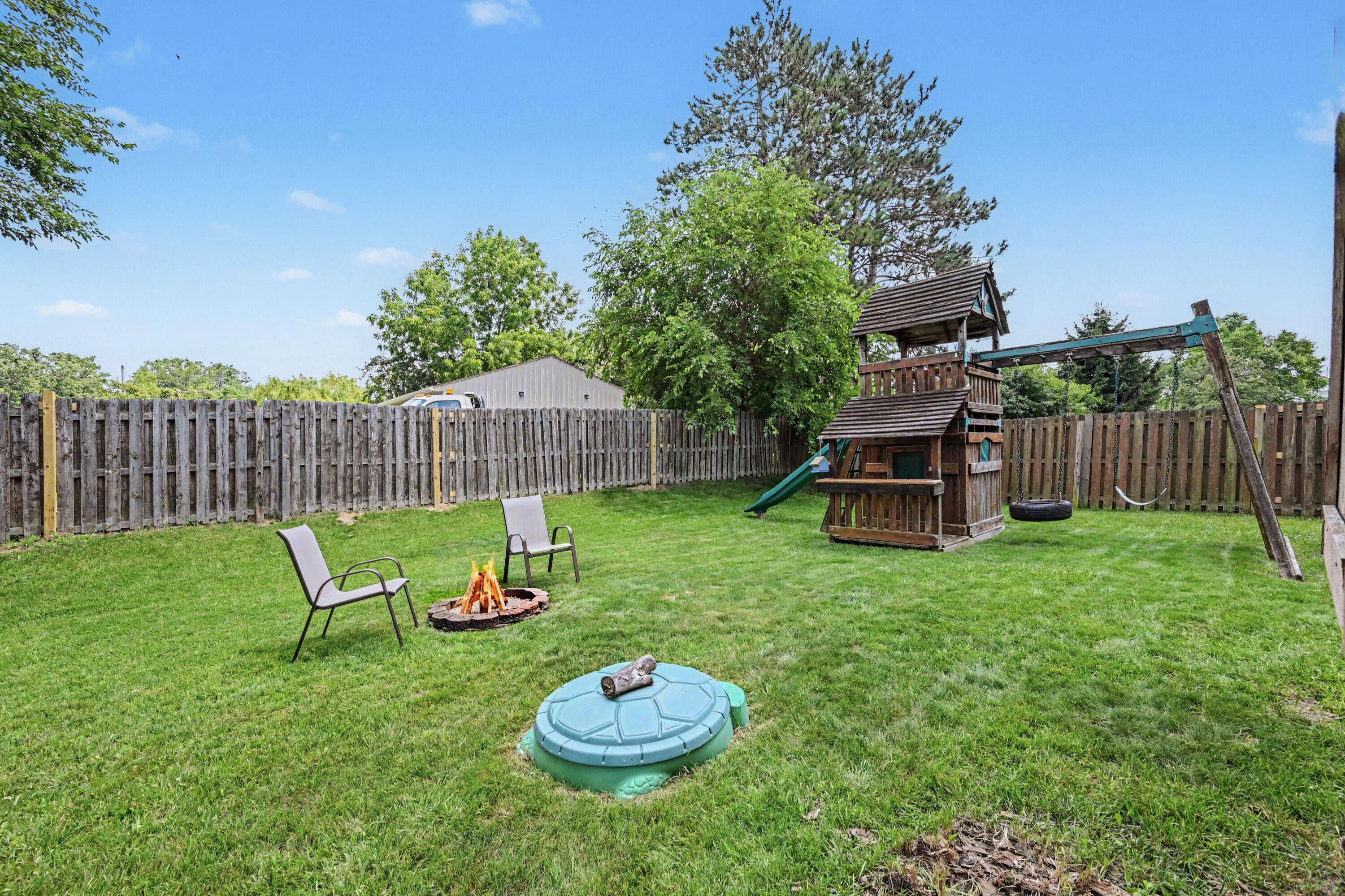 6059 Mapleview Lane Ypsilanti, MI 48197 - Photo 41 of 43 39 backyard