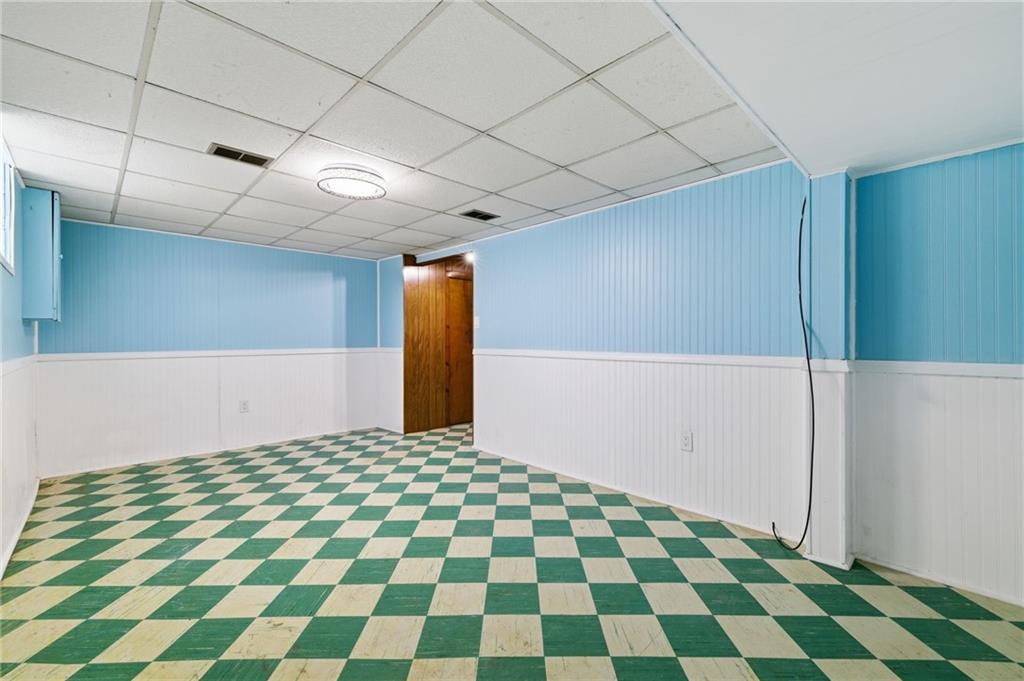 5626 5th Street Pittsburgh, PA 15236 - Photo 29 of 38 a view of a big room with a window