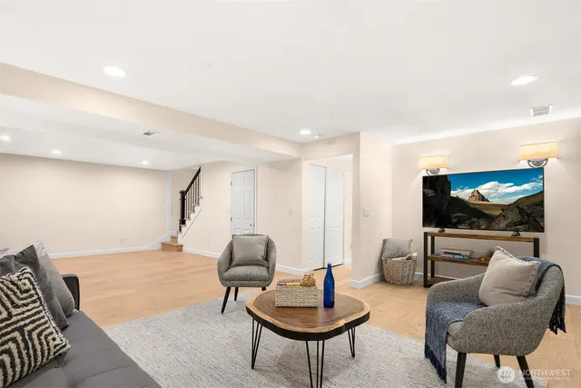 $1,850,000 | 6832 122nd Avenue Northeast, Kirkland, WA 98033