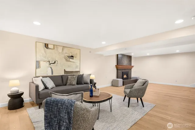 $1,850,000 | 6832 122nd Avenue Northeast, Kirkland, WA 98033