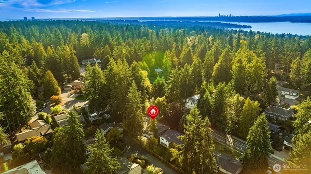 $1,850,000 | 6832 122nd Avenue Northeast, Kirkland, WA 98033