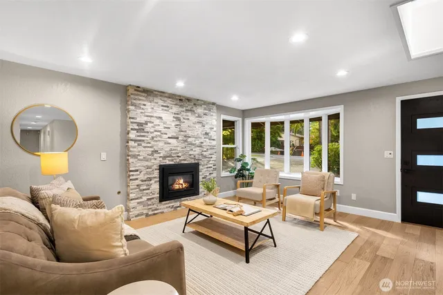 $1,850,000 | 6832 122nd Avenue Northeast, Kirkland, WA 98033