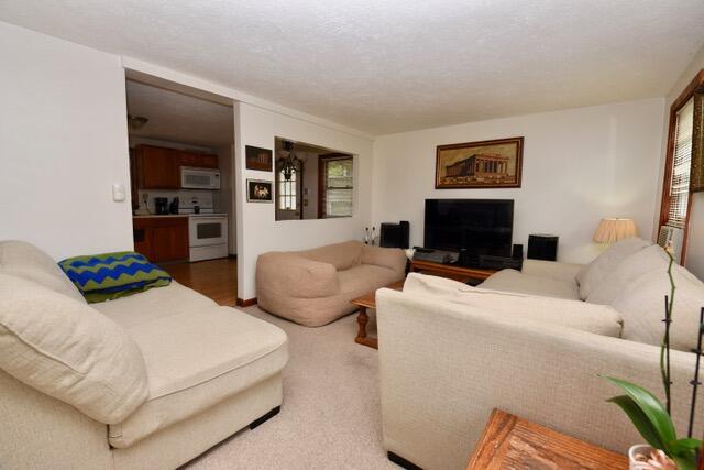 16 Boundary Way Kennebunk, ME 04043 - Photo 12 of 28 16 Boundary Way Living Room 4
