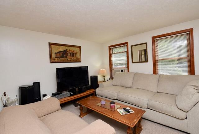16 Boundary Way Kennebunk, ME 04043 - Photo 13 of 28 16 Boundary Way Living Room 1