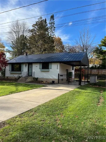 $2,200 | 235 South 3rd Street, Lewiston, NY 14092