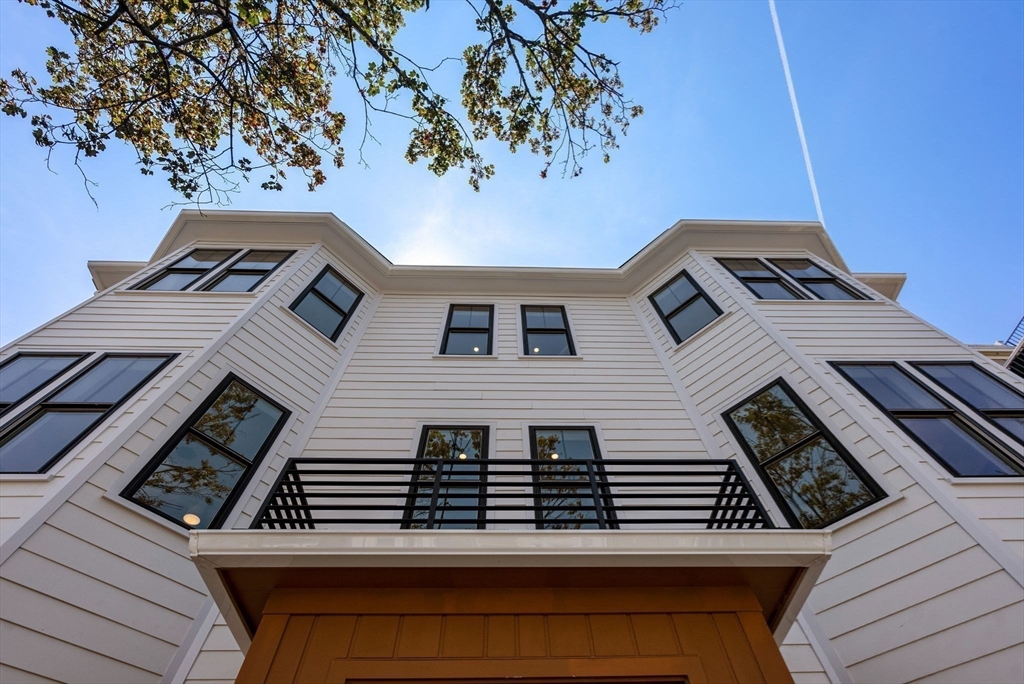 527 East 7th Street, Unit 1 Boston, MA 02127 - Photo 18 of 24 a view of a building