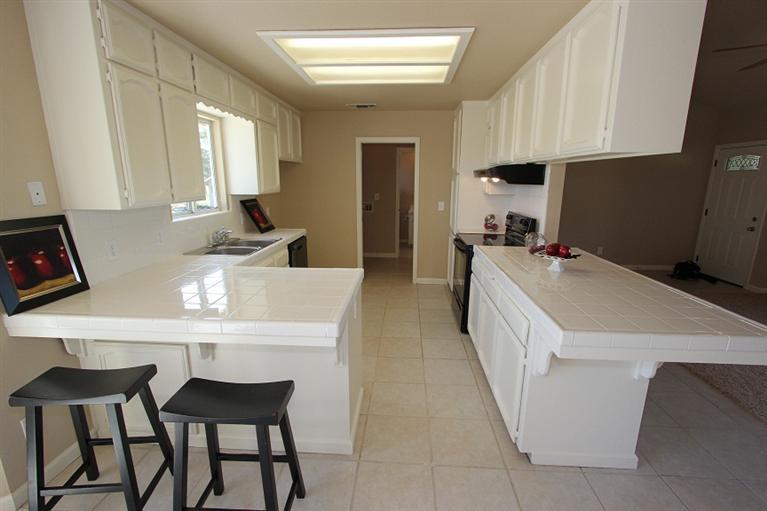 16253 La Canada Road Madera, CA 93636 - Photo 9 of 23 Gallery Image 9