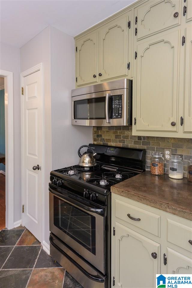 612 Stonehaven Road Hoover, AL 35226 - Photo 11 of 36