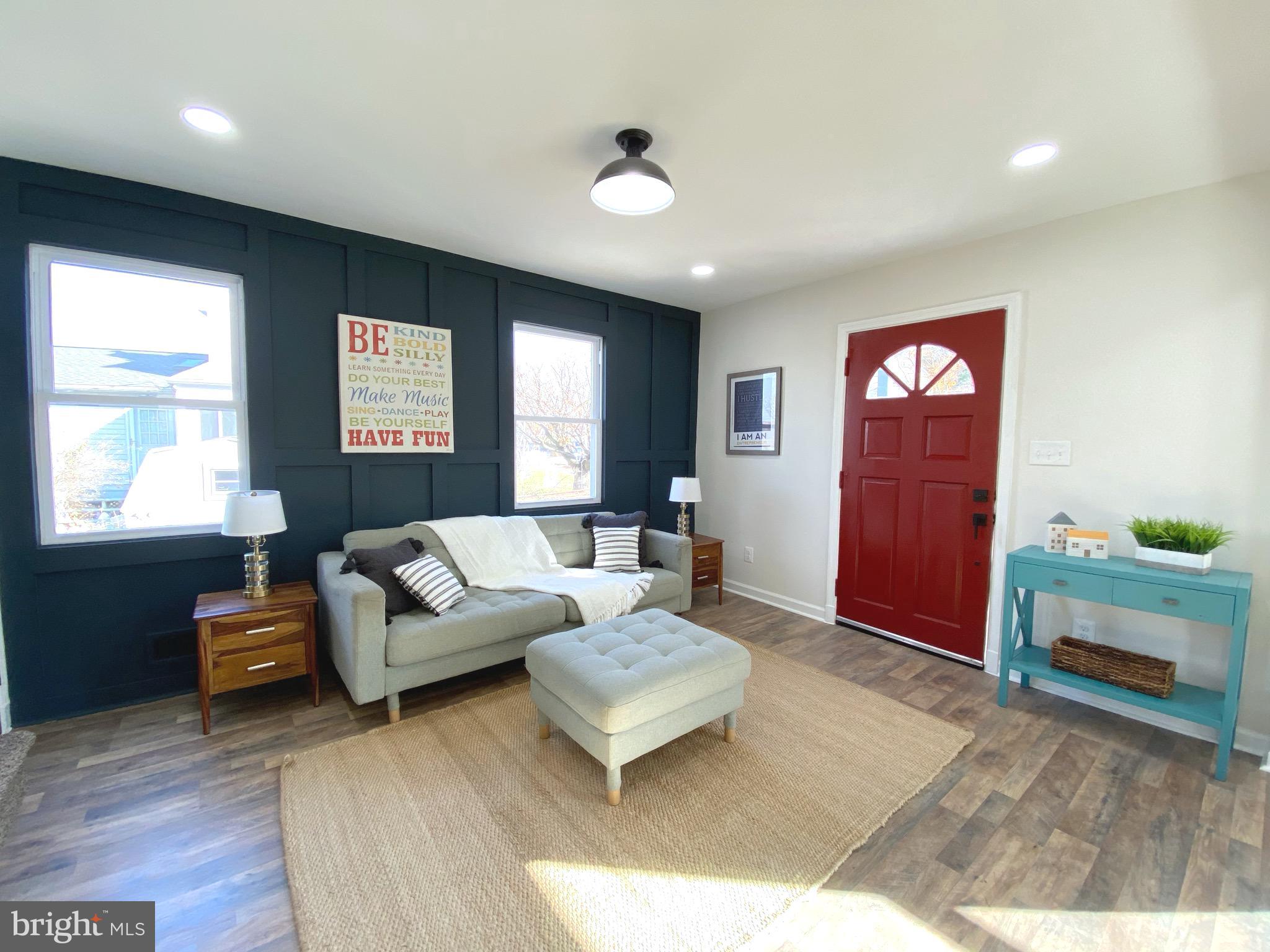 5014 Pilgrim Road Baltimore, MD 21214 - Photo 5 of 29 Cozy Living room