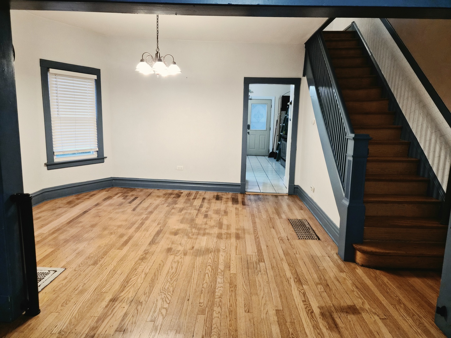 6437 33rd Street Berwyn, IL 60402 - Photo 4 of 19