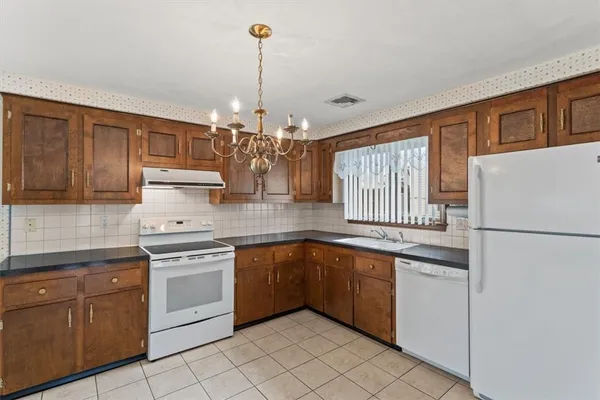 $379,900 | 30 Dover Avenue, East Providence, RI 02914