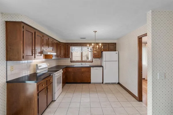 $379,900 | 30 Dover Avenue, East Providence, RI 02914