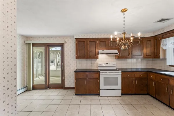 $379,900 | 30 Dover Avenue, East Providence, RI 02914