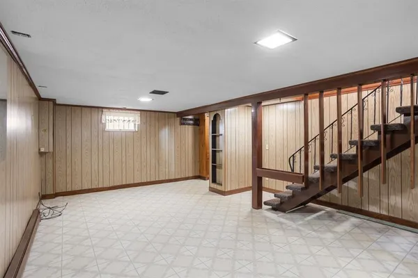 $379,900 | 30 Dover Avenue, East Providence, RI 02914
