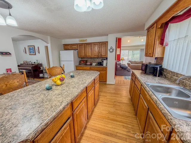 $379,000 | 2301 Silvers Mill Road, Marshall, NC 28753