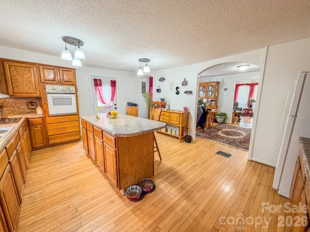 $379,000 | 2301 Silvers Mill Road, Marshall, NC 28753