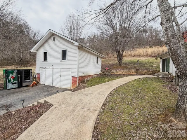 $379,000 | 2301 Silvers Mill Road, Marshall, NC 28753