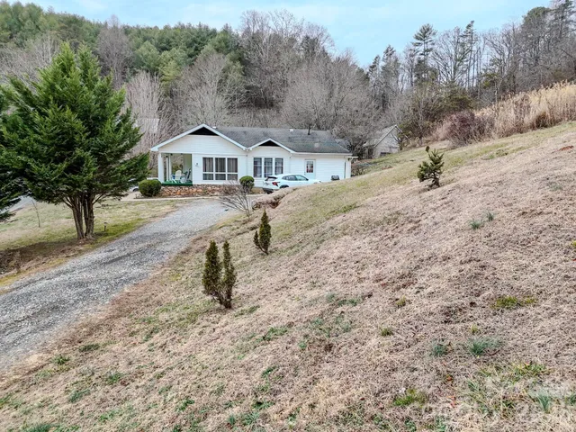 $379,000 | 2301 Silvers Mill Road, Marshall, NC 28753