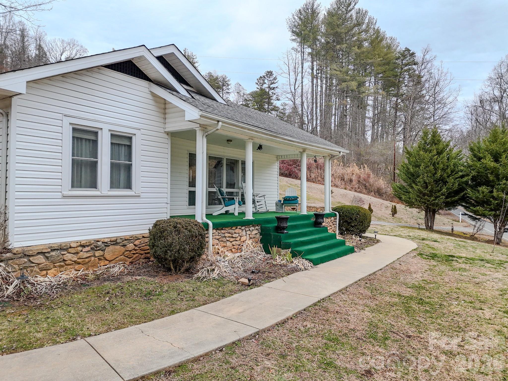 2301 Silvers Mill Road Marshall, NC 28753 - Photo 5 of 47