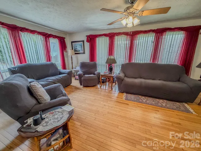 $379,000 | 2301 Silvers Mill Road, Marshall, NC 28753